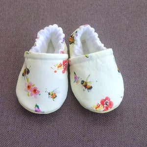 Bee Baby shoes, Yellow Bee soft baby shoes,Floral baby shoes