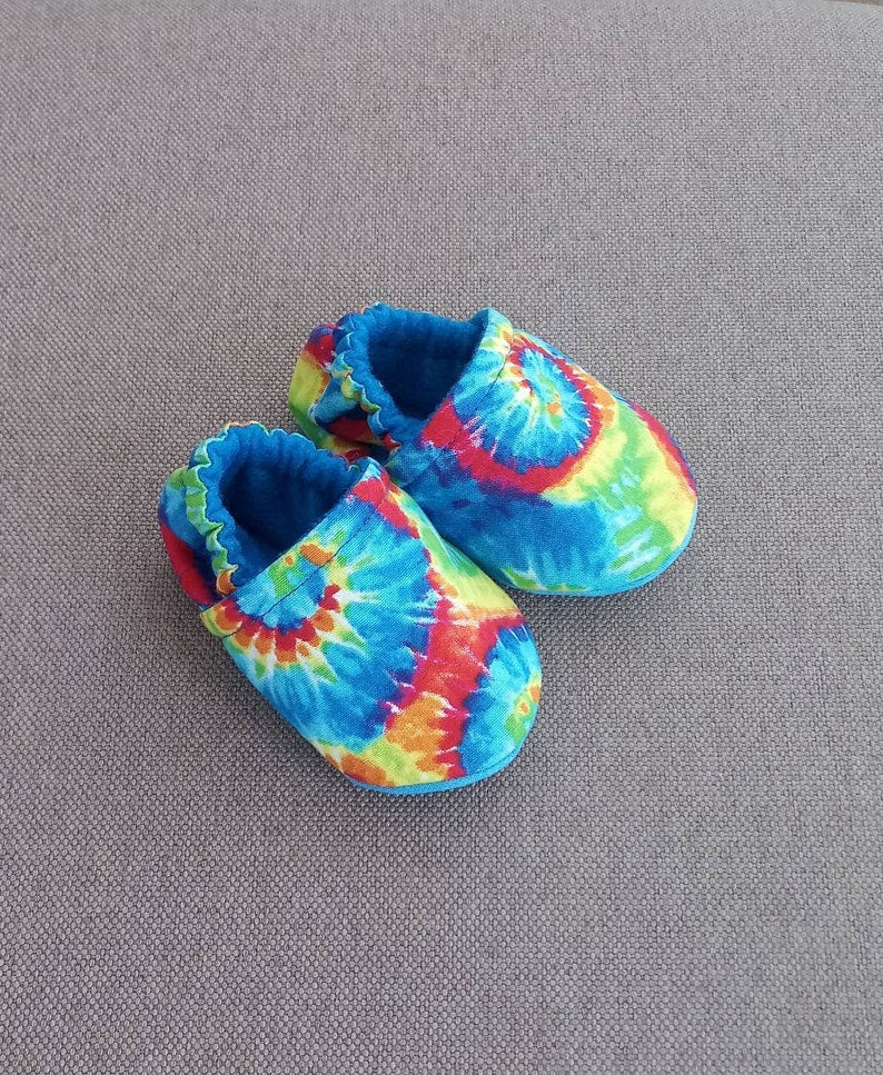 Tie dye printed fabric baby shoes - Tie die printed cotton fabric - Made to order item