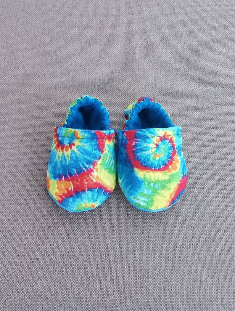Tie dye printed fabric baby shoes - Tie die printed cotton fabric - Made to order item