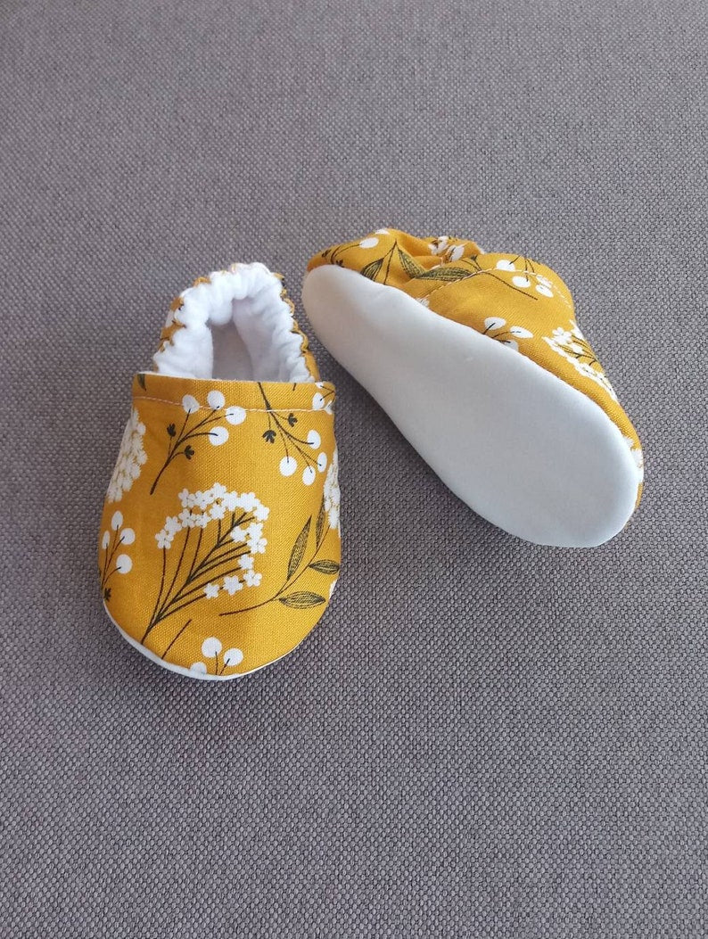 Floral baby shoes , Wildflowers baby shoes - Made to order item