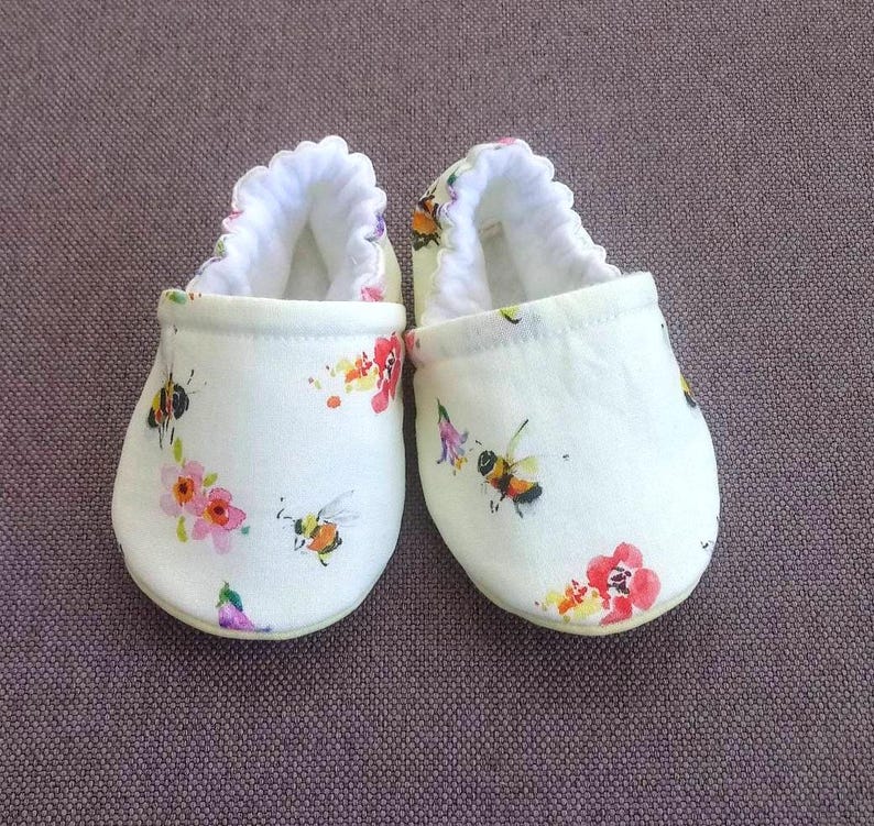 Bee Baby shoes, Yellow Bee soft baby shoes,Floral baby shoes