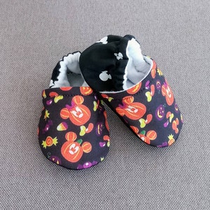 Mickey Halloween - Candy corn baby shoes