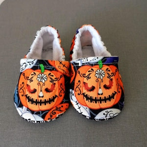 Halloween theme baby shoes - Made to order item