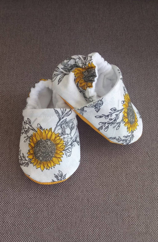 Sunflower baby shoes, Floral baby shoes. - Made to order item