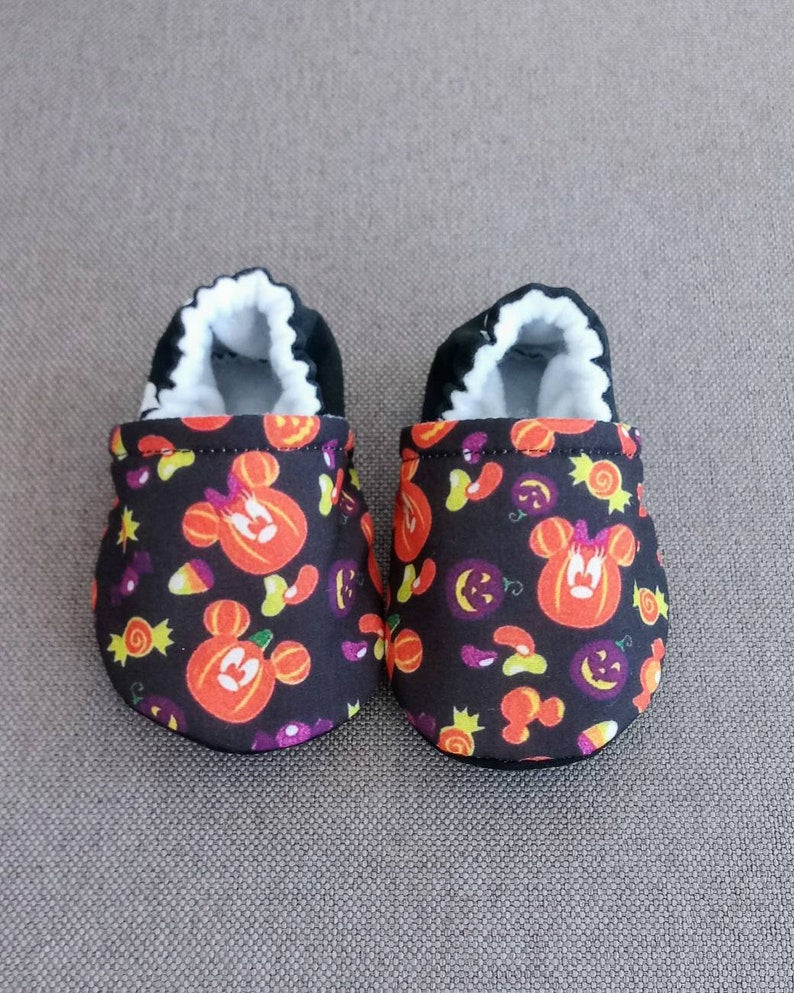 Mickey Halloween - Candy corn baby shoes