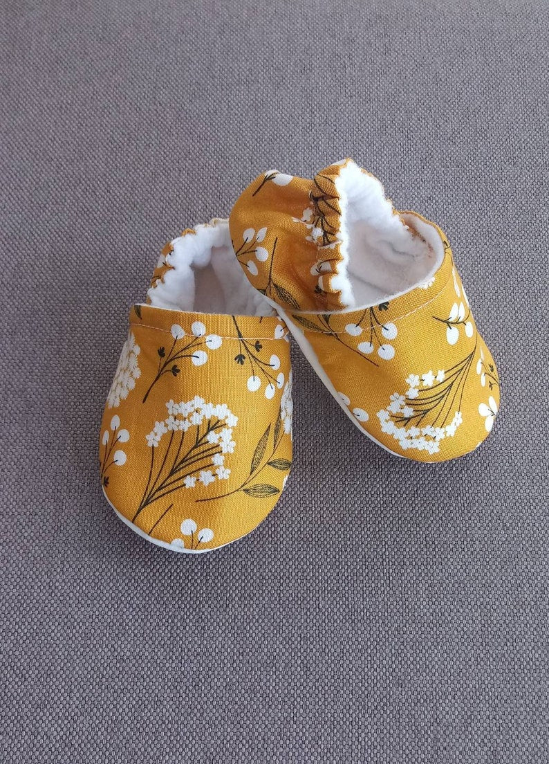 Floral baby shoes , Wildflowers baby shoes - Made to order item