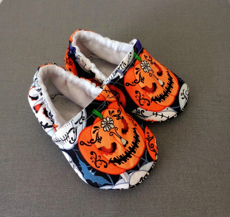 Halloween theme baby shoes - Made to order item