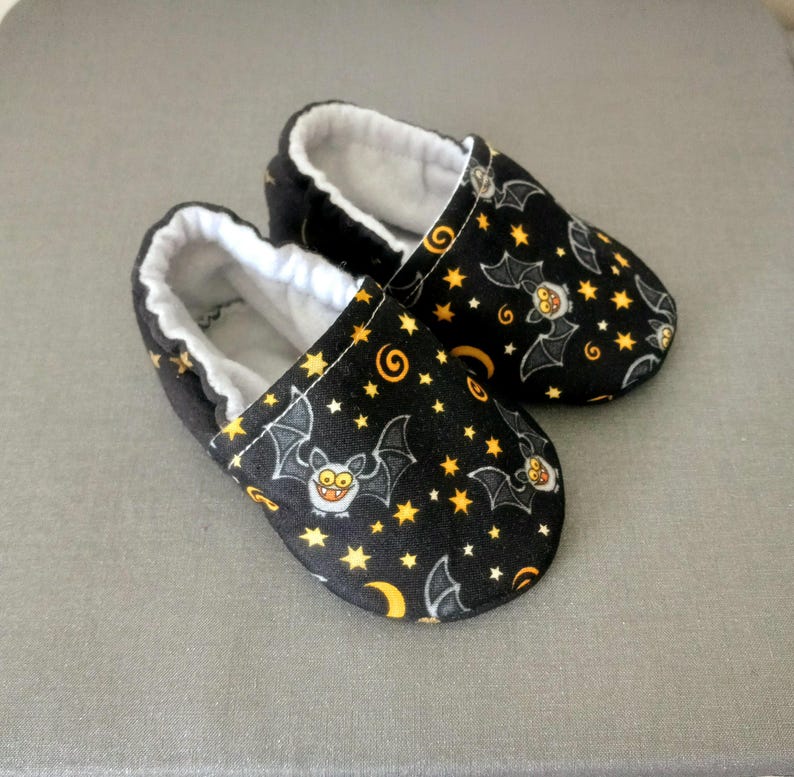 Halloween theme baby shoes, bats theme baby soft shoes